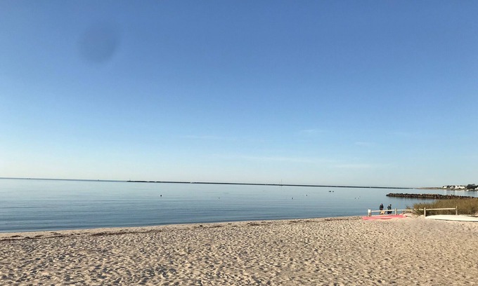 Hyannis House | Private Beach on Nantucket Sound - Walk to Beach, Town, Harbor!