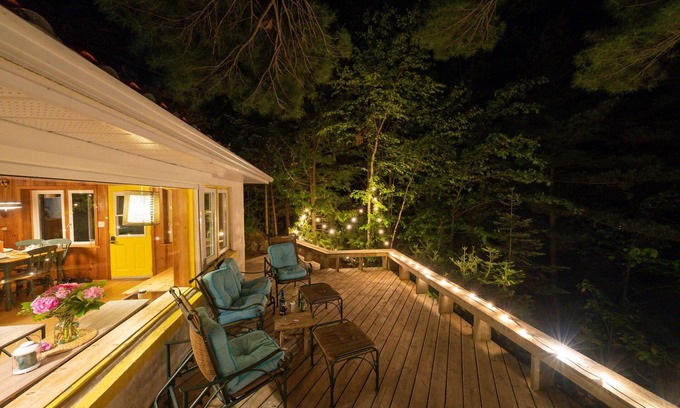 Wymbolwood Beach Cottage | Private Beachfront Cottage in Tiny