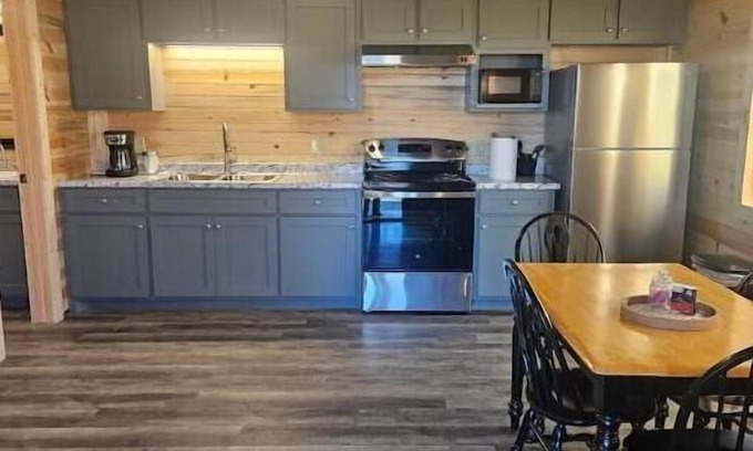 Hugo Apartment | Private Cabin Full Kitchen 2