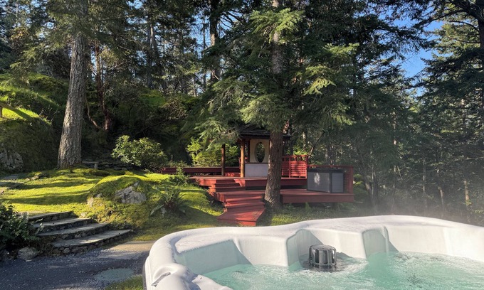 Metchosin Cottage | Private cabin with Hot Tub! close to lake, beaches, trails and king size bed.