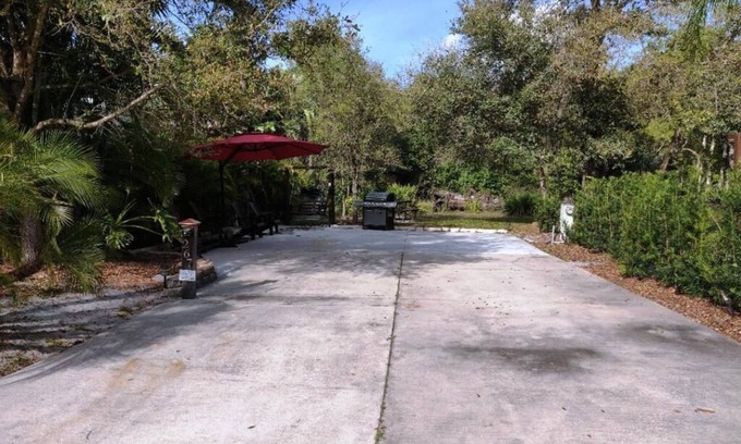 River Ranch RV Rental | Private Campsite in River Ranch RV Resort