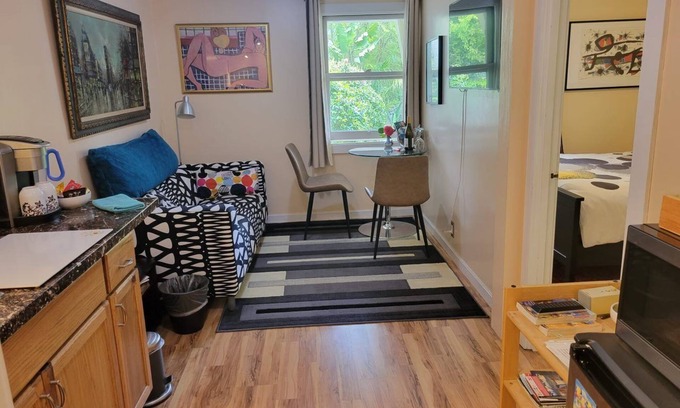 Presidio Heights Apartment | Private Charming Garden Guest Suite Presidio Hts.