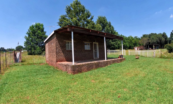 Mogale City Cottage | Private Cottage - 5 minutes to the Cradle of Humankind