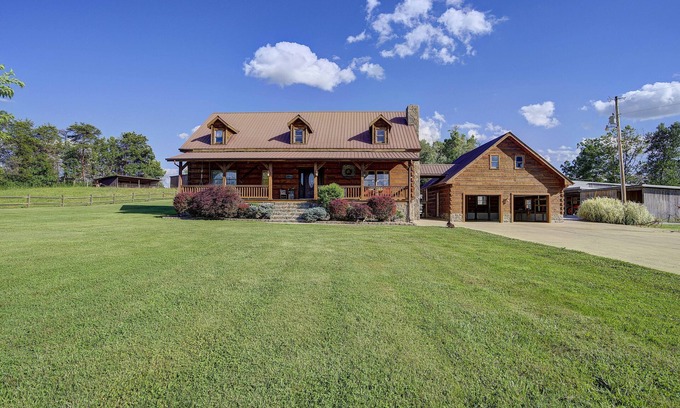 Mohawk Cabin | Private country cabin with all the amenities. Inground pool & stocked fish ponds