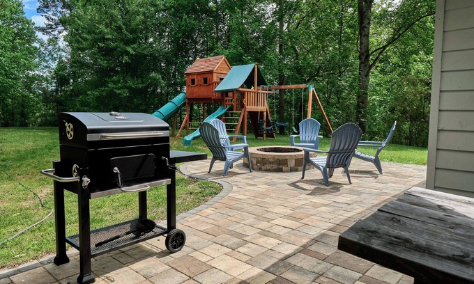 Rutherfordton House | Private Countryside Home near Lake Lure:Play Set-FirePit-Grill-Large yard!