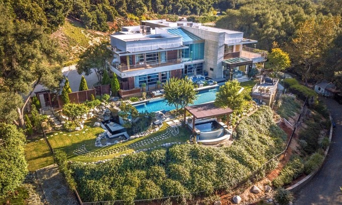 Temecula House | Private Custom Modern 10,000 sq. Ft. Estate - Nestled on 15 Acres