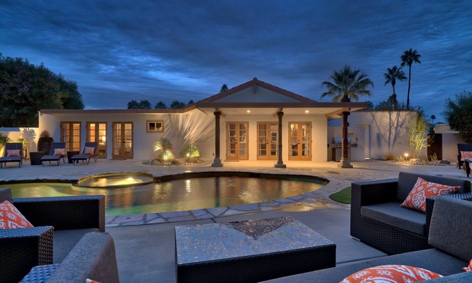 Palm Springs House | Private Desert Oasis - Luxurious & Modern, Salt-Water Pool & Spa