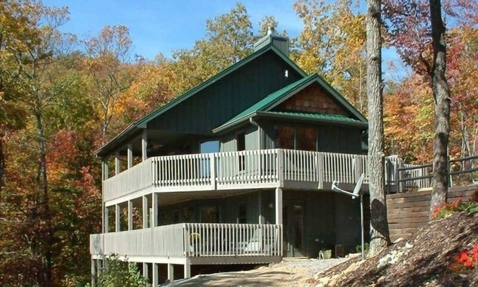Ellijay Cabin | Private Elegant Modern Rustic Cozy Refreshing and Healing