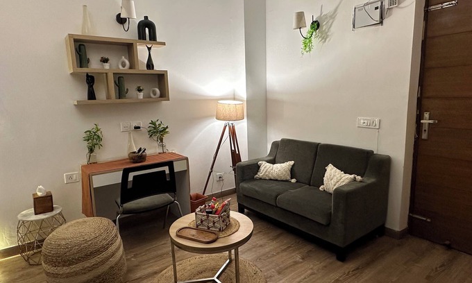 Greater Noida Apartment | Private Elegante Luxury Stay - 21thFloor