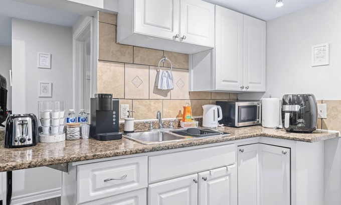 Newmarket House | Private entrance, Equipped Kitchen, Parking
