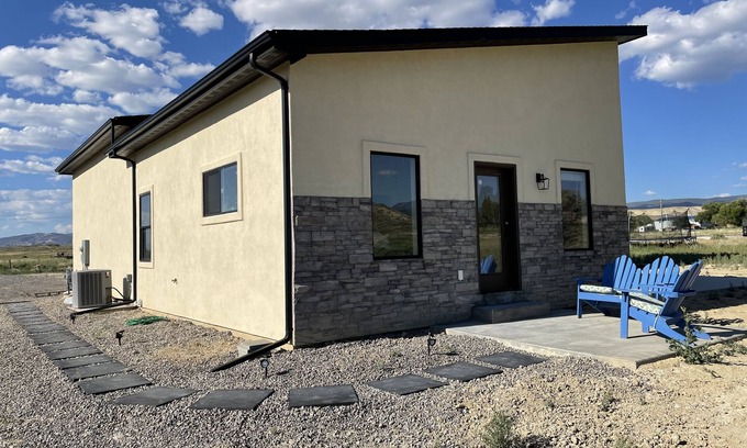 Montrose Apartment | Private entrance lock off guest house in quiet peaceful setting and star gazing.