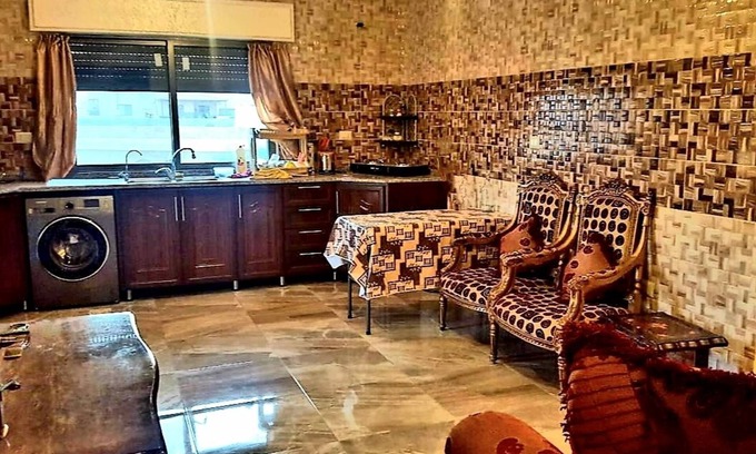 Al Jubeiha Apartment | Private Family Apartment - Very Quiet Location
