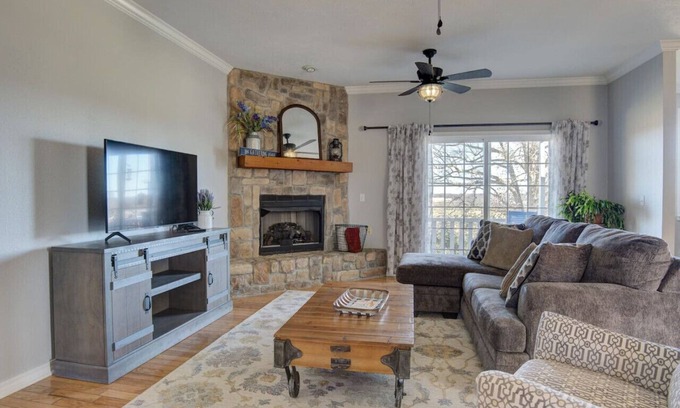 Powell Other | Private Farmhouse Retreat in Shoal Creek