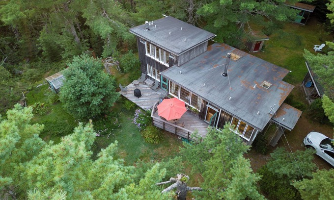 Hubbards House | Private Forest Paradise in Hubbards NS. Close to beaches & Halifax