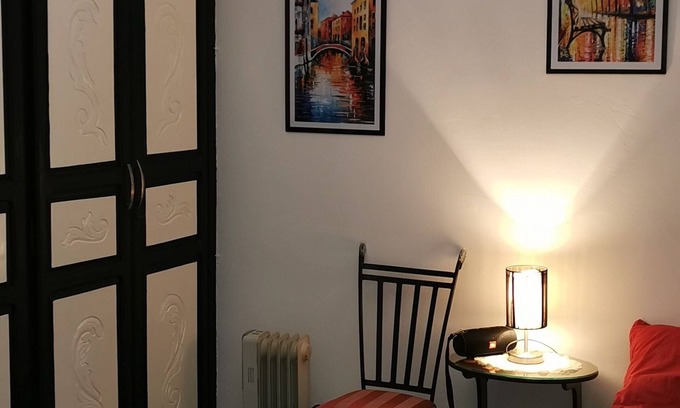 El Hafsia Bed & Breakfast | Private furnished air-conditioned room