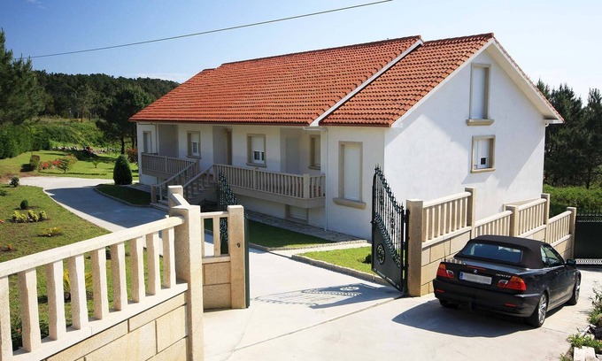 Carnota Apartment | Private garden, beachfront, sea views
