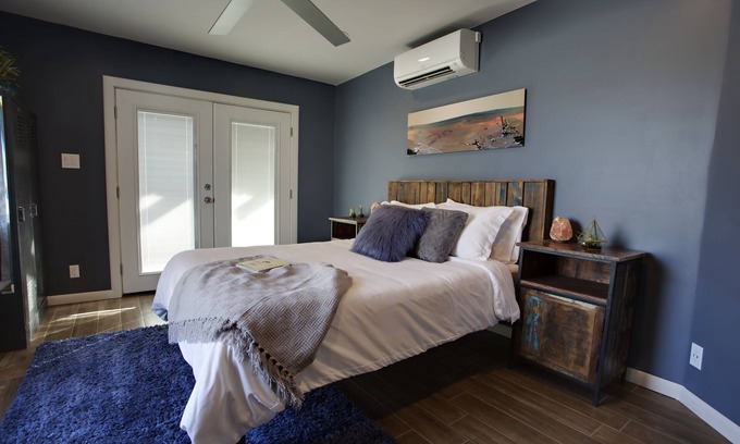 Camelback East House | Private Guesthouse in Central Phx-Beaker Bunker