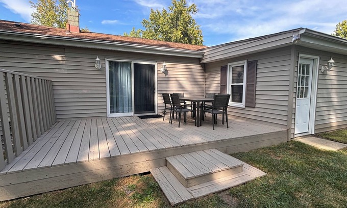 Mentor House | Private home, large yard, easy and close access to two major interstates