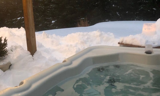 Wilton House | Private hot tub and pool