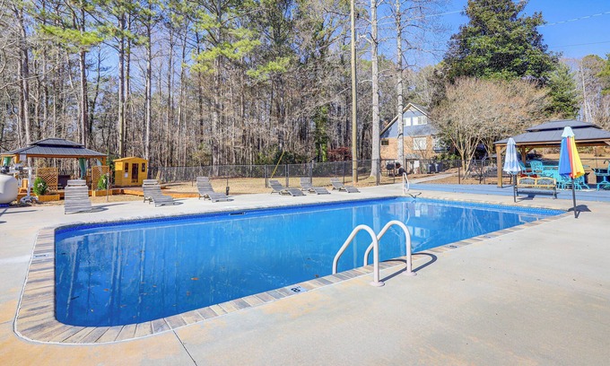 Graham House | Private Hot Tub & Sauna: Georgia Nature Retreat!
