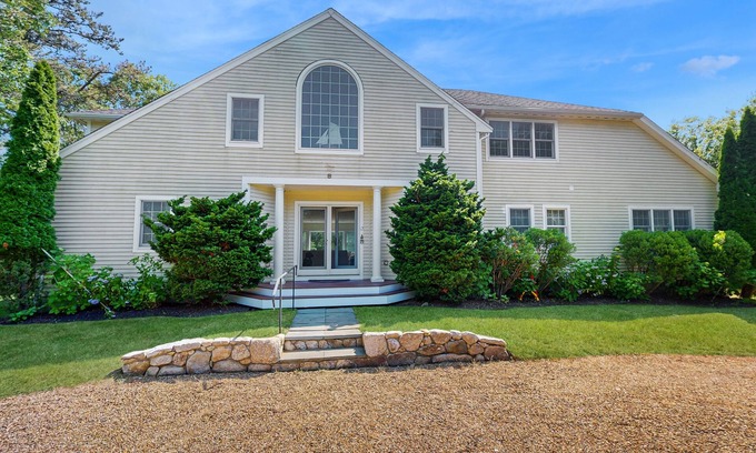Lagoon Heights House | Private house with jetted tub, deck, grill, central AC and large yard