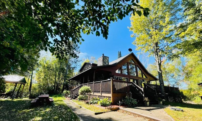 Winter Cabin | Private Island on Lake Winter
