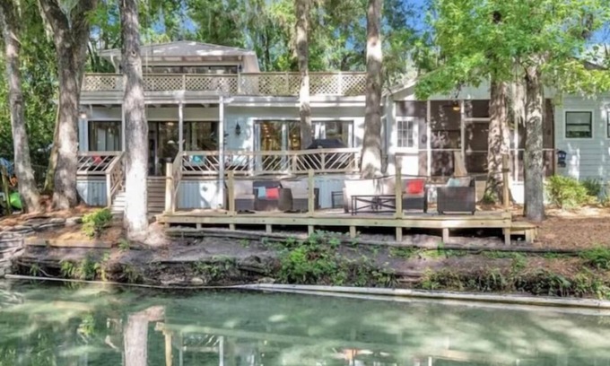 Dunnellon House | Private Island Waterfront Oasis Kayaks + Paddleboards + Canoe + NEW Pool Table