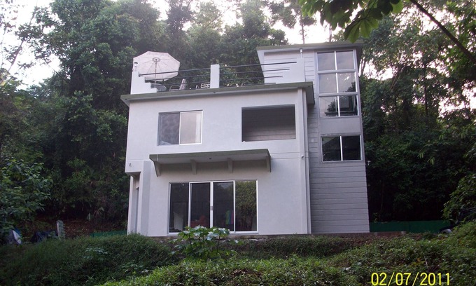 Portalon House | private jungle house partial ocean view, nice pool