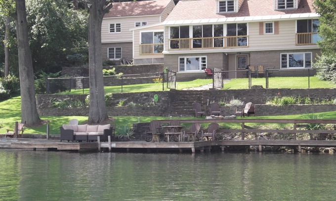 Town of Nelson House | Private Lake House On Beautiful Tuscarora Lake/5 Bdrm/3 full Bath/waterfront
