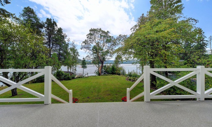 Shawnigan Lake House | Private Lakefront Home on 1.2 acres with 400ft of waterfront + docks