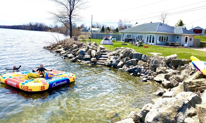 Champlain House | Private Lakefront 4-bedroom vacation with two home's on Lake Champlain