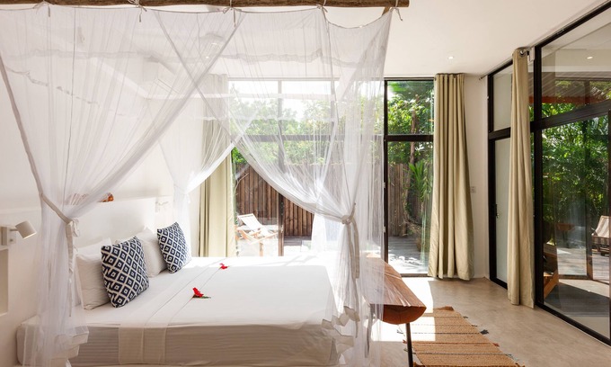 Praslin Island Apartment | Private Mini Pool + Free Wifi + Outdoor Shower at la Pointe Beach Huts