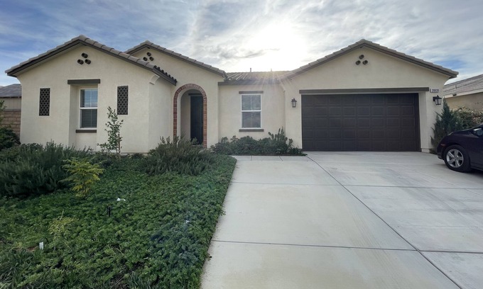 Colton House | Private mini suit w/own bath and living room