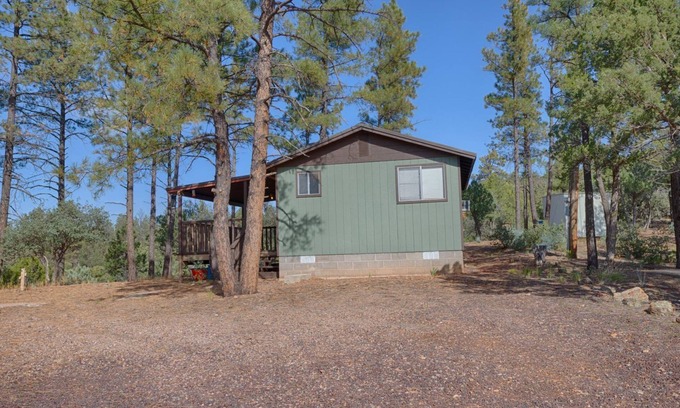 Clay Springs Cottage | Private Mountain Get-A-Way in the Pines