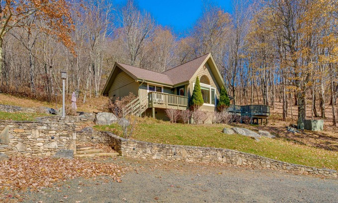 Banner Elk House | Private mountain home with amazing views, firepit & hot tub - near ski slopes