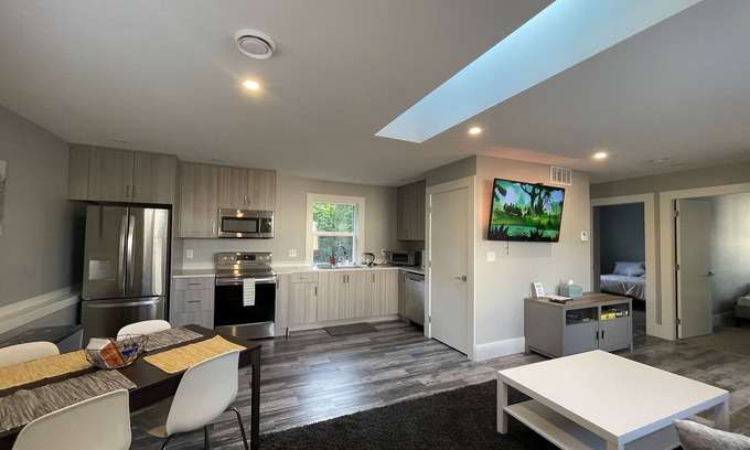 Saanich East Villa | Private New & Modern Cottage Parkside in Saanich