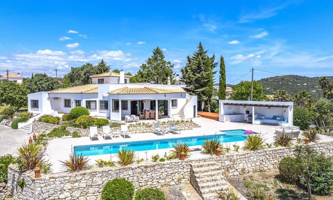 Apra Villa | Private Oasis in Algarve w/Pool & Fruit Garden