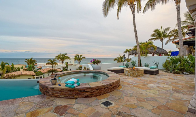 Buzzards House | Private ocean view 4bd villa. Pet friendly. Steps to the Pristine Beach.