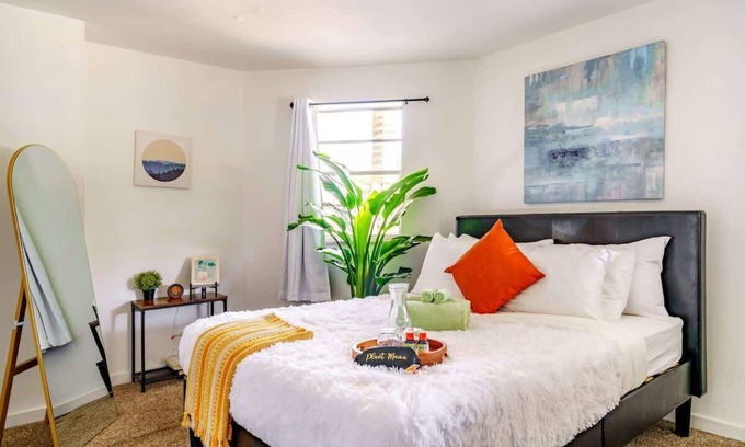 Arena District House | Private Parking – Short North – Pets – Convention