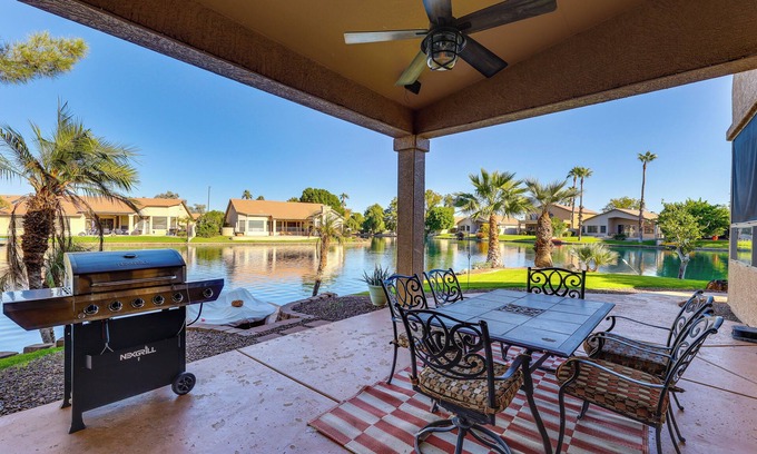 Chandler House | Private Patio & Grill: Lakefront Chandler Home