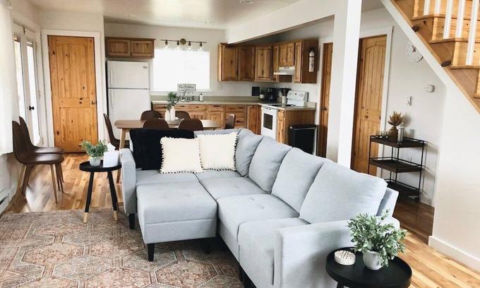 Rushville House | Private & Peaceful Lakehouse w/Hot tub + King bed