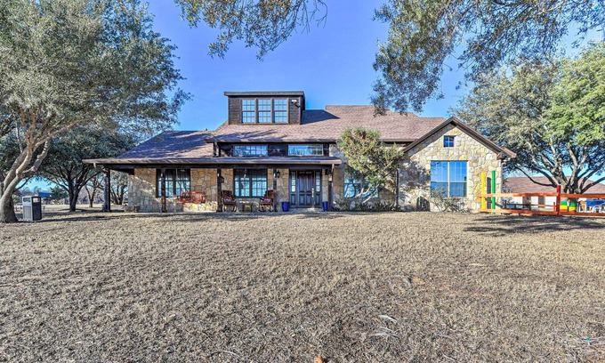 Argyle Villa | Private Pool: Spacious & Vibrant Argyle Villa!