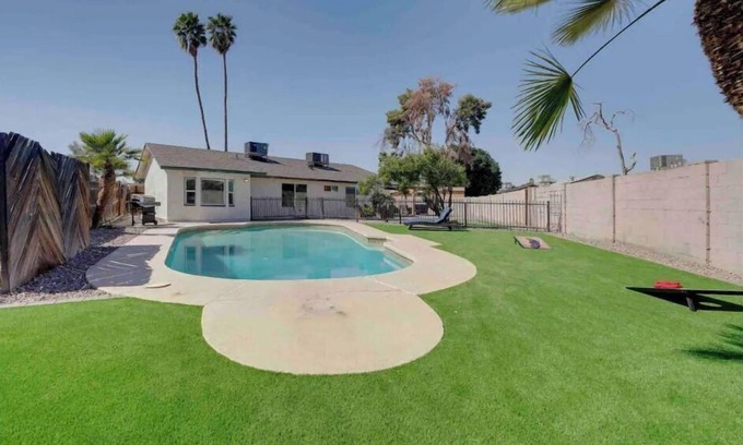 Mesa House | Private resort centrally located w/outdoor oasis.