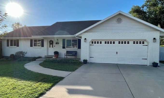 Lakeview House | Private Retreat Pets Welcome Waffles Too!