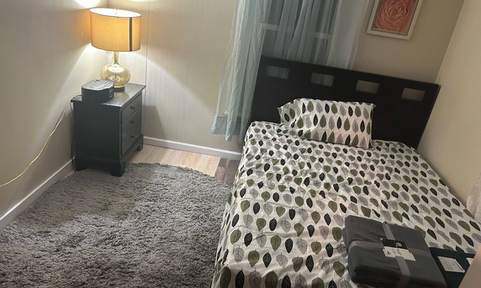 Meriden House | Private room close to Downtown Meriden, located in a Decent Area, close Highway