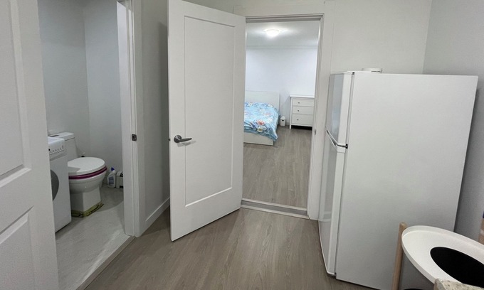 Steveston Apartment | Private room in home（1 bed + 1 bat + 1 kit）