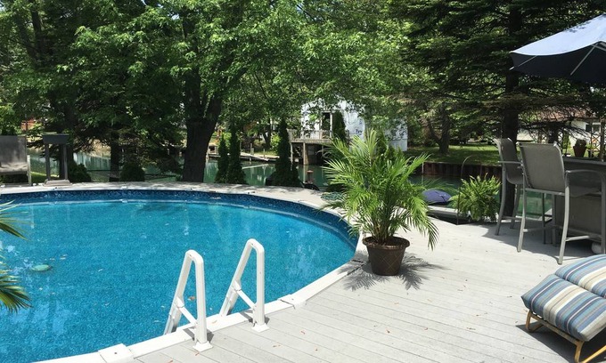 Harsens Island Resort | Private room ∙ 2 guests