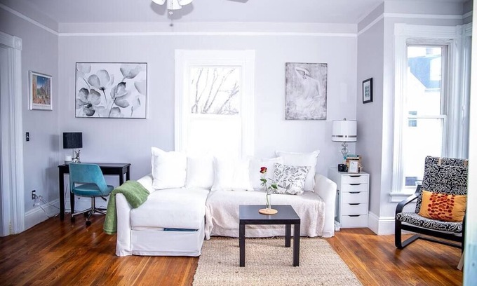 Smith Hill House | 👑❤️Private Room w/Queen Bed near Providence Train station