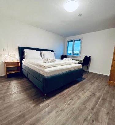 Heiden House | Private room with Bathroom and Lake View in Guest House