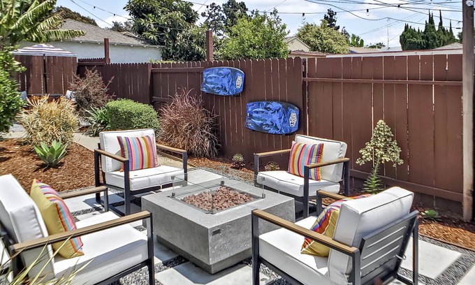 Palms Apartment | Private, Spacious Apartment with Sunny Patio